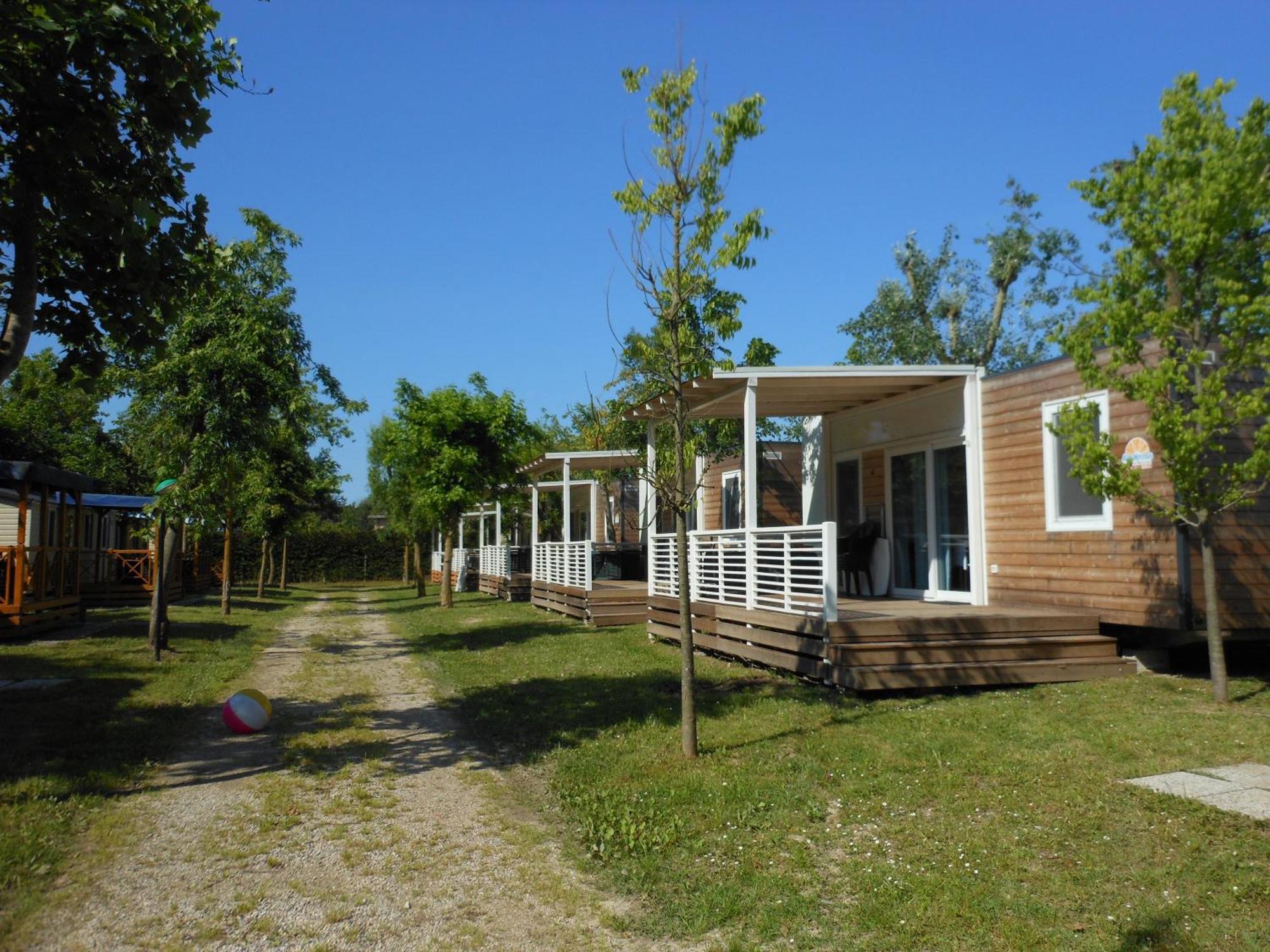 Albatross Mobile Homes On Camping San Francesco Duna Verde Exterior photo
